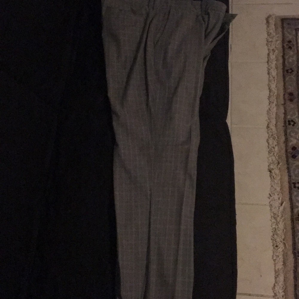 DKNY Men’s Gray/Black Plaid Dress Pant Size: 36/30